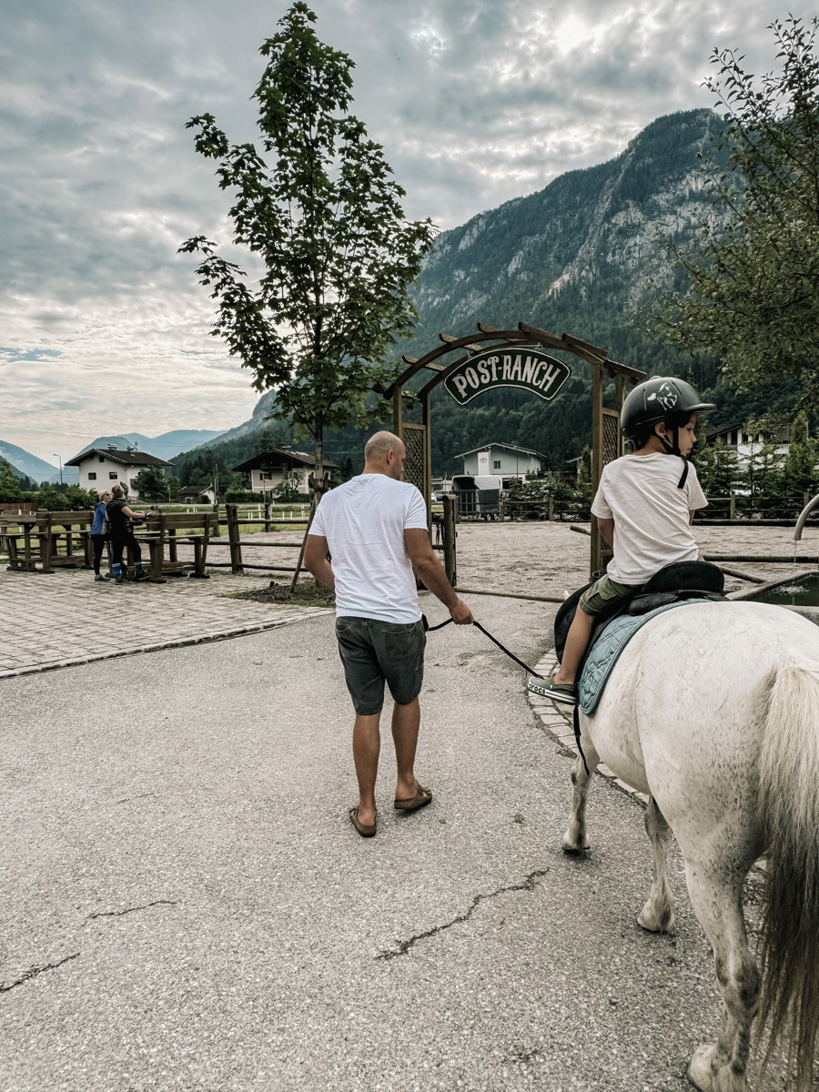 COCOtravel PostFamilyResort Ponyreiten 4 COCOtravel PostFamilyResort Ponyreiten 4