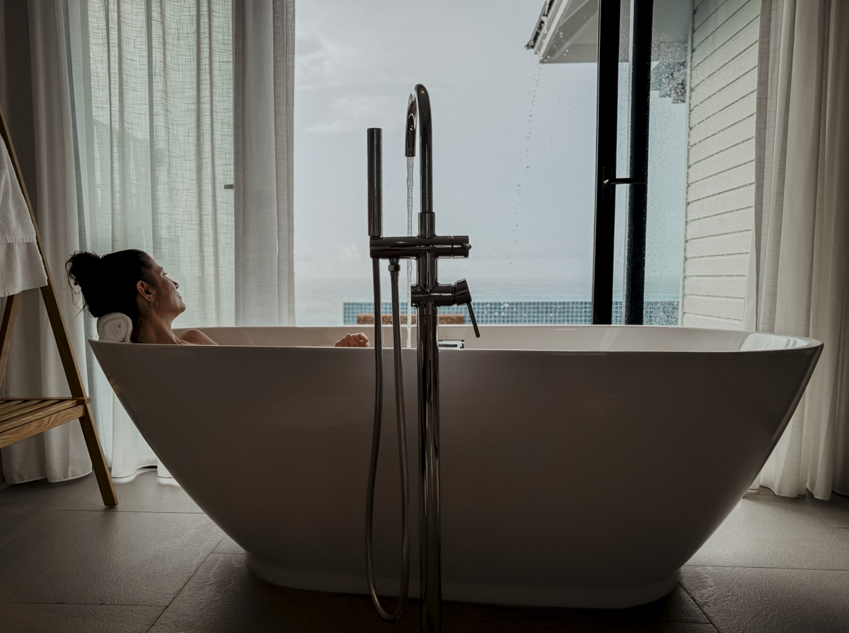COCOtravel Malediven Nova OverwaterVilla Badewanne 226 COCOtravel Malediven Nova OverwaterVilla Badewanne 226