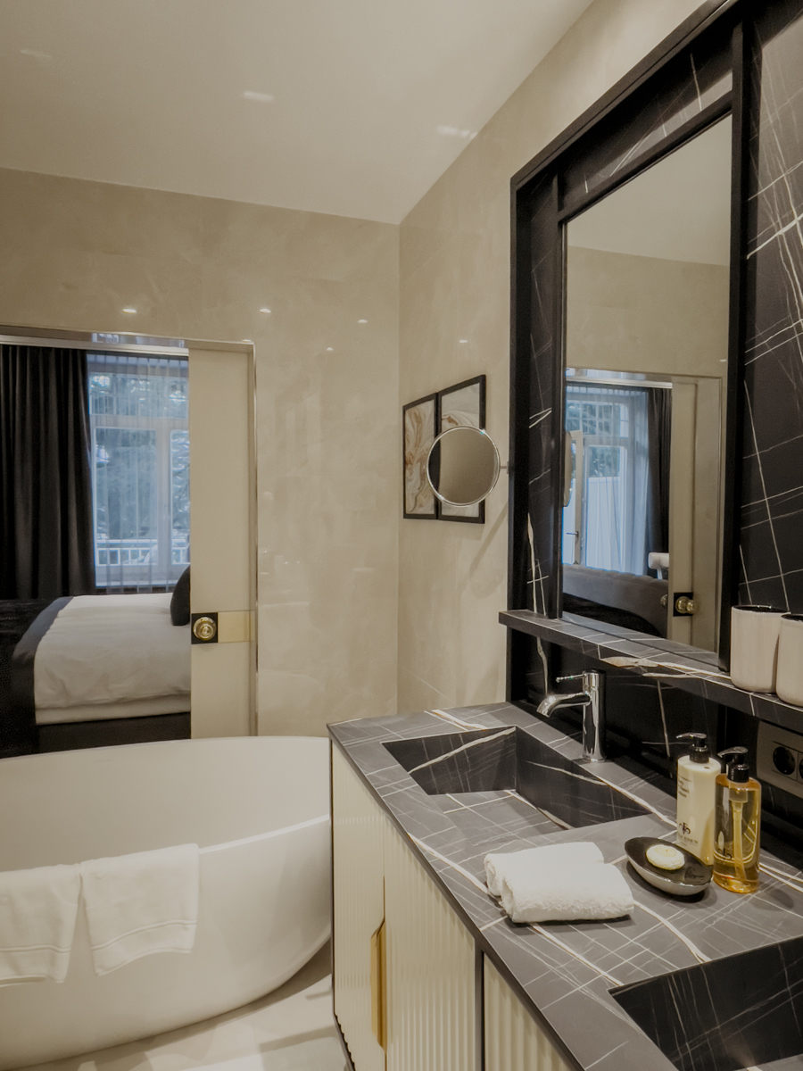 COCOtravel Suedtirol VillaEden Bad Blick Room COCOtravel Suedtirol VillaEden Bad Blick Room