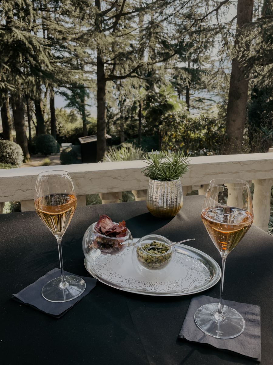 COCOtravel Suedtirol VillaEden Empfang Prosecco COCOtravel Suedtirol VillaEden Empfang Prosecco