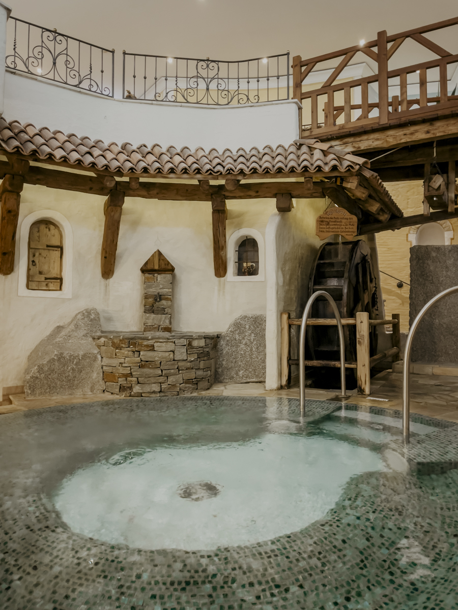 COCOtravel Oesterreich Jagdhof Whirlpool2