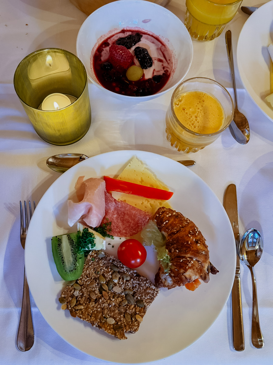 COCOtravel Südtirol Leitlhof Frühstückstisch2 COCOtravel Südtirol Leitlhof Frühstückstisch2