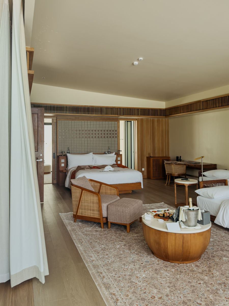 COCOtravel KudaVillingili Malediven BeachVilla mit Pool 13