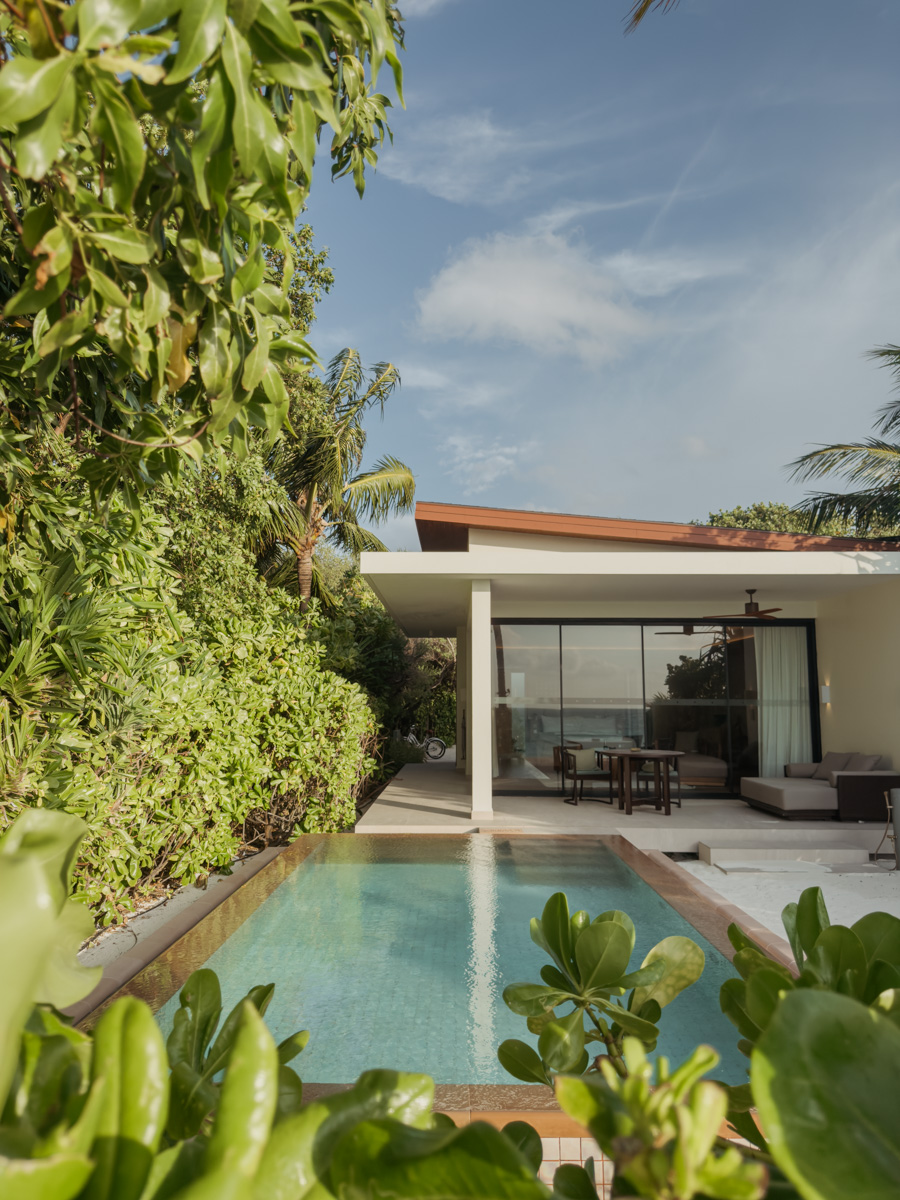 COCOtravel KudaVillingili Malediven BeachVilla mit Pool 24