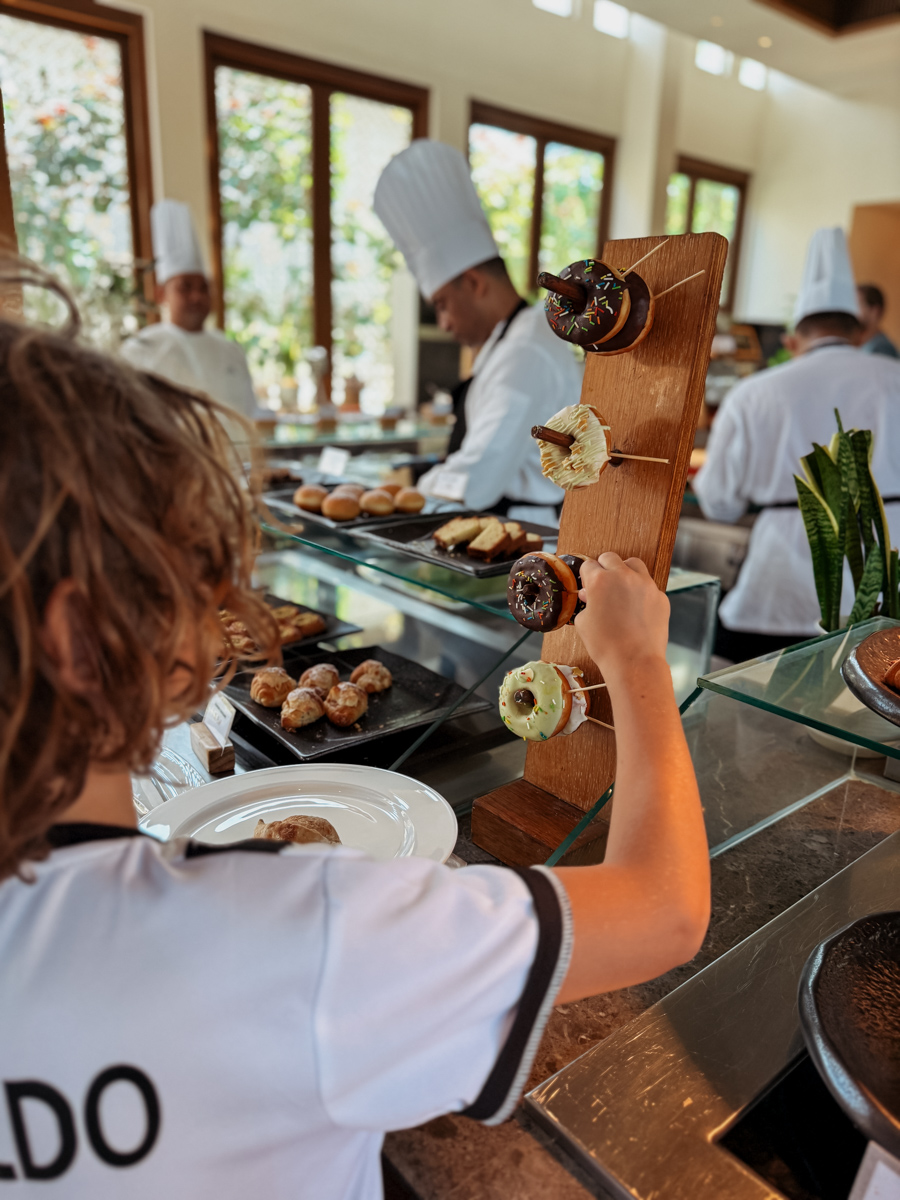 COCOtravel KudaVillingili Malediven Frühstück 16