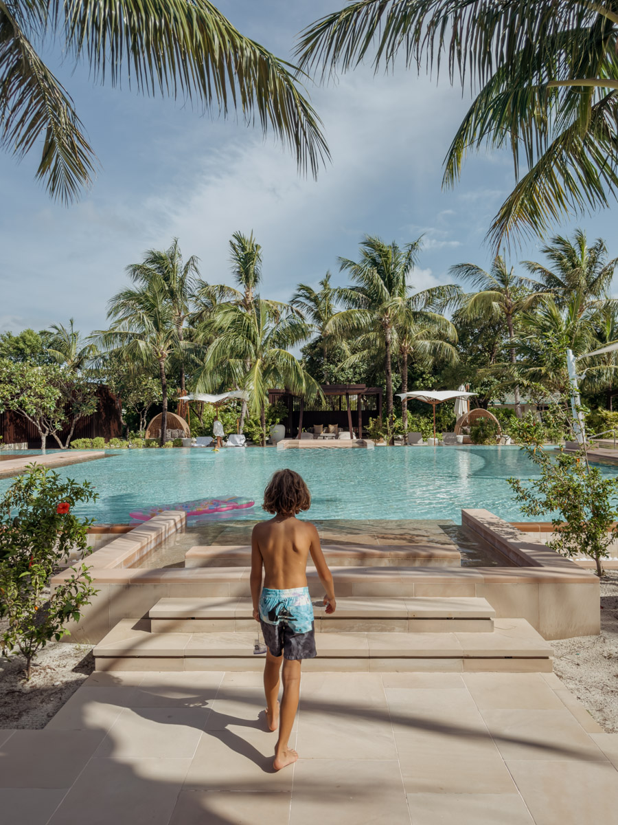COCOtravel KudaVillingili Malediven Pool 2