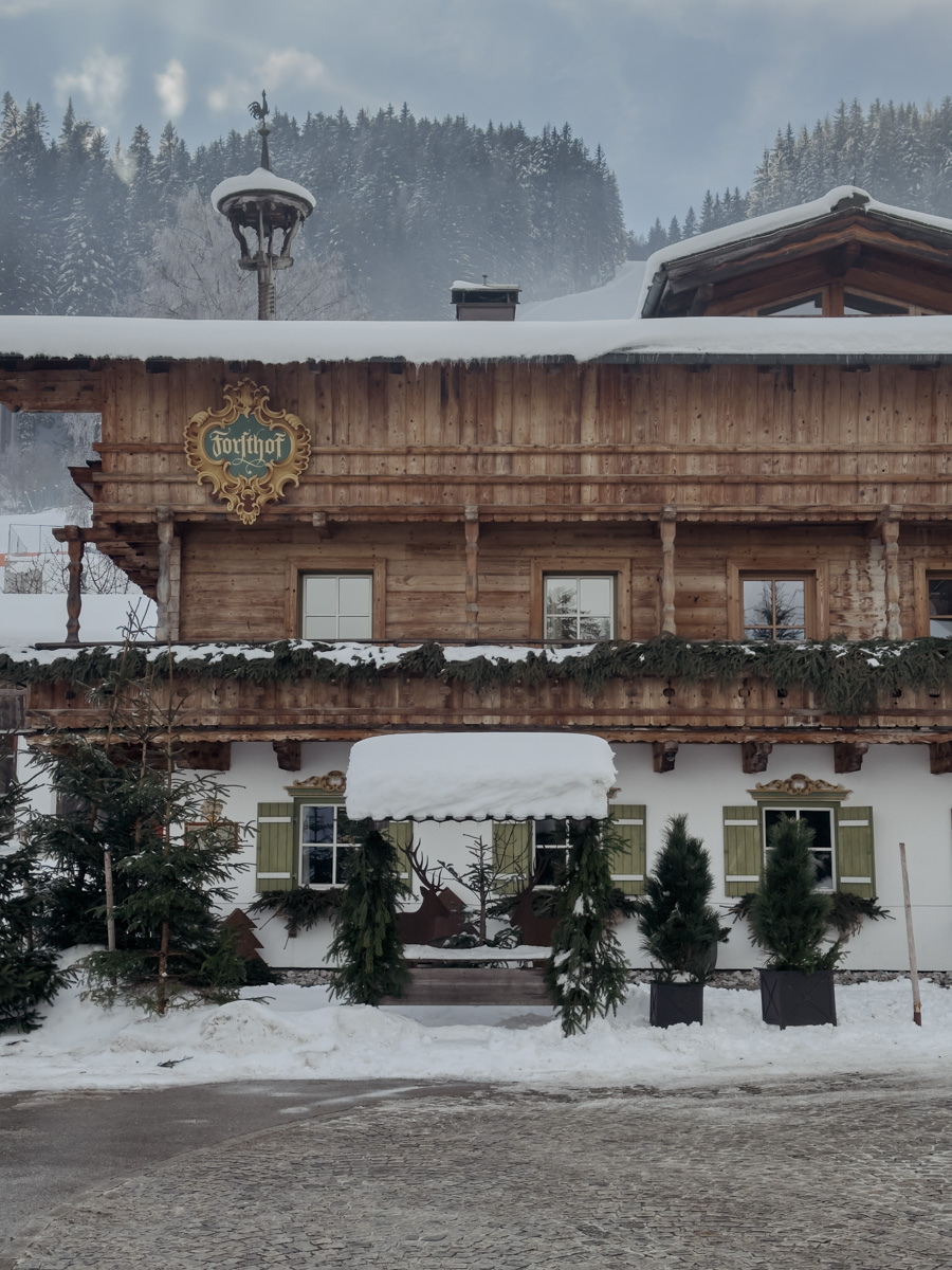 COCOtravel Oesterreich Leogang Forsthofgut Außenansicht 7