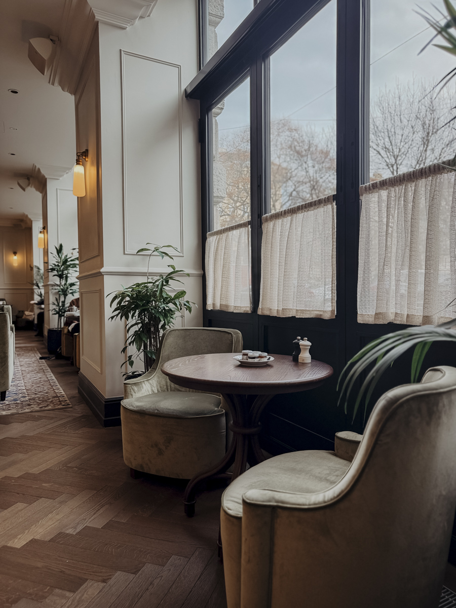 hoch baronesse fensterecke 2 miiro palais rudolf wien COCOtravel