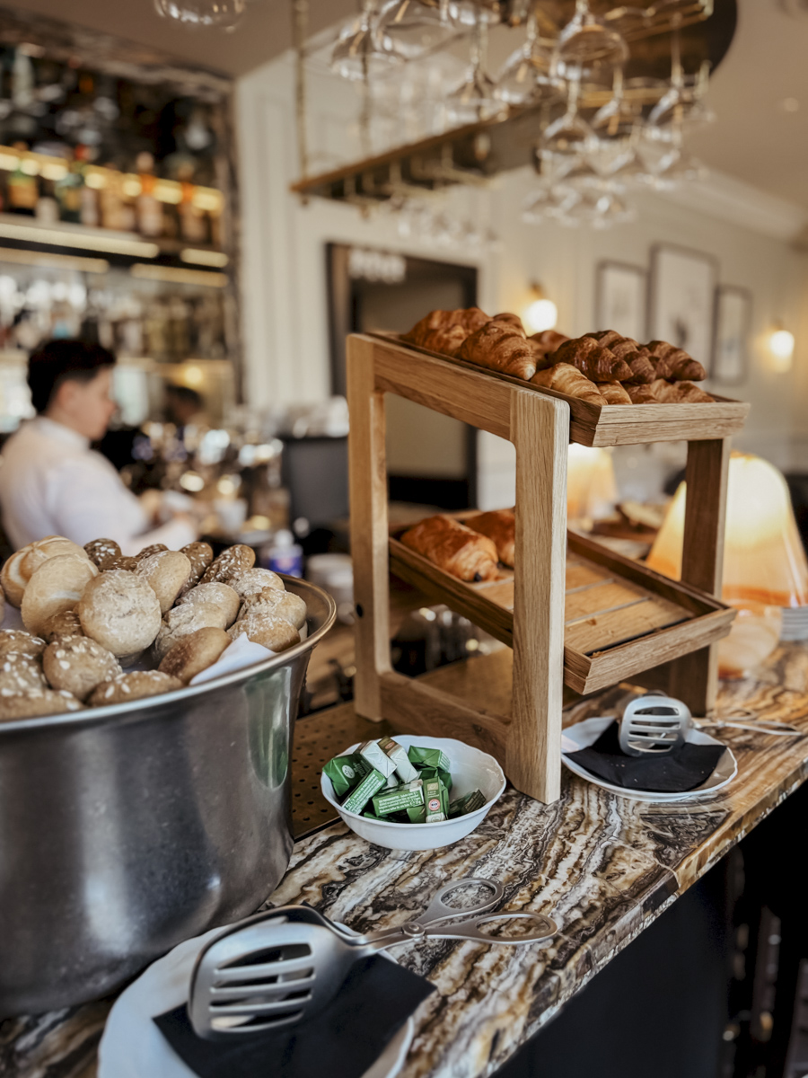 hoch fruehstueck bar miiro palais rudolf wien COCOtravel