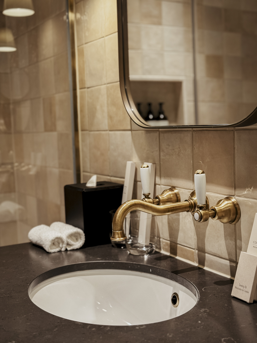 hoch zimmer bad waschbecken miiro palais rudolf wien COCOtravel